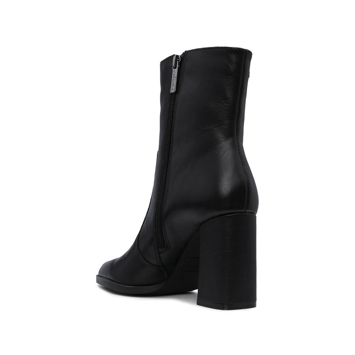 BOTAS FEMININAS CANO CURTO