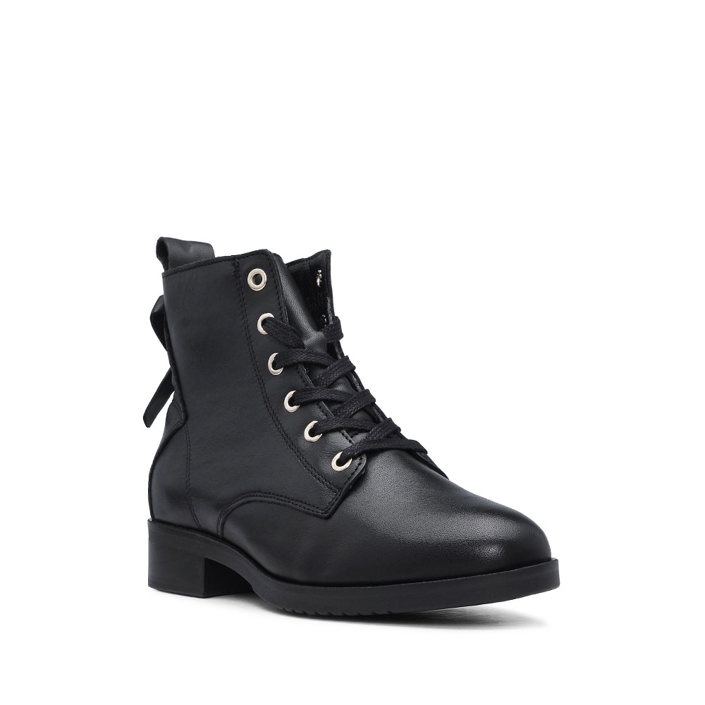 BOTAS FEMININAS CANO CURTO