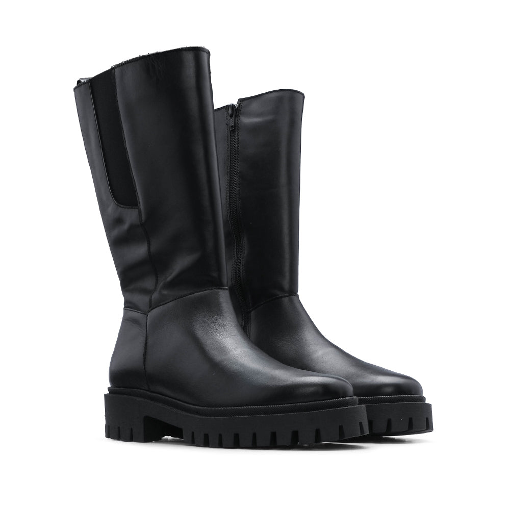 Bota de Cano Médio Mulher em Pele Preta com Elástico - Preto