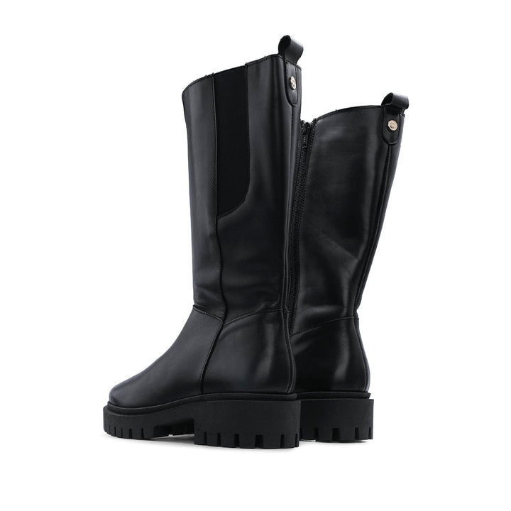 Bota de Cano Médio Mulher em Pele Preta com Elástico - Preto