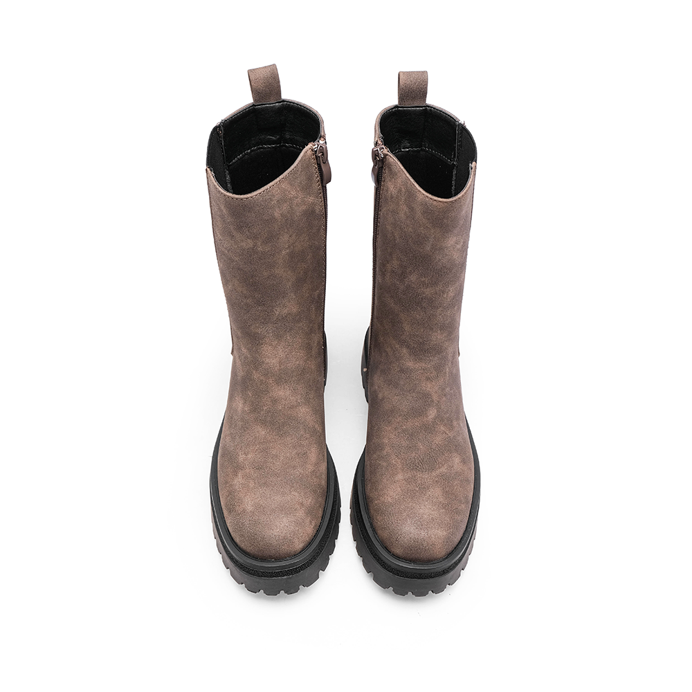 Bota Chelsea Mulher Gap com Sola de Piso Marcado - Castanho