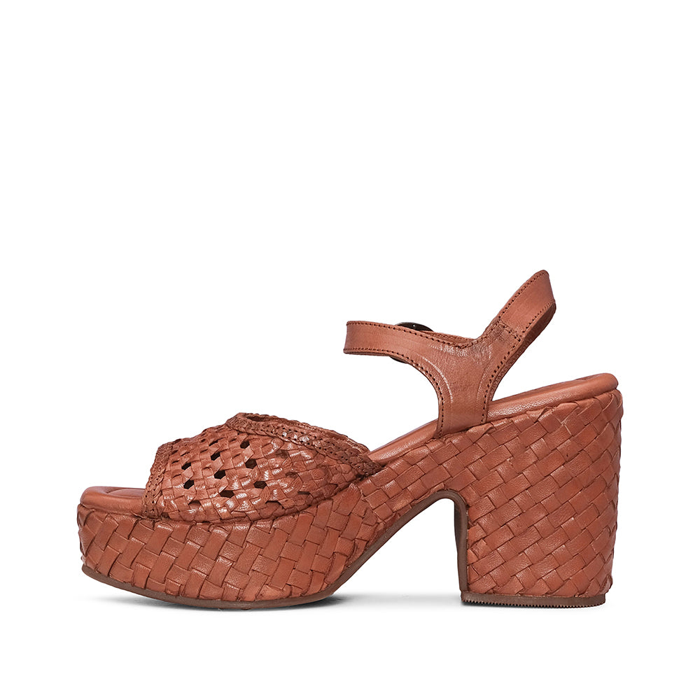 SANDÁLIAS FEMININAS PLATAFORMA