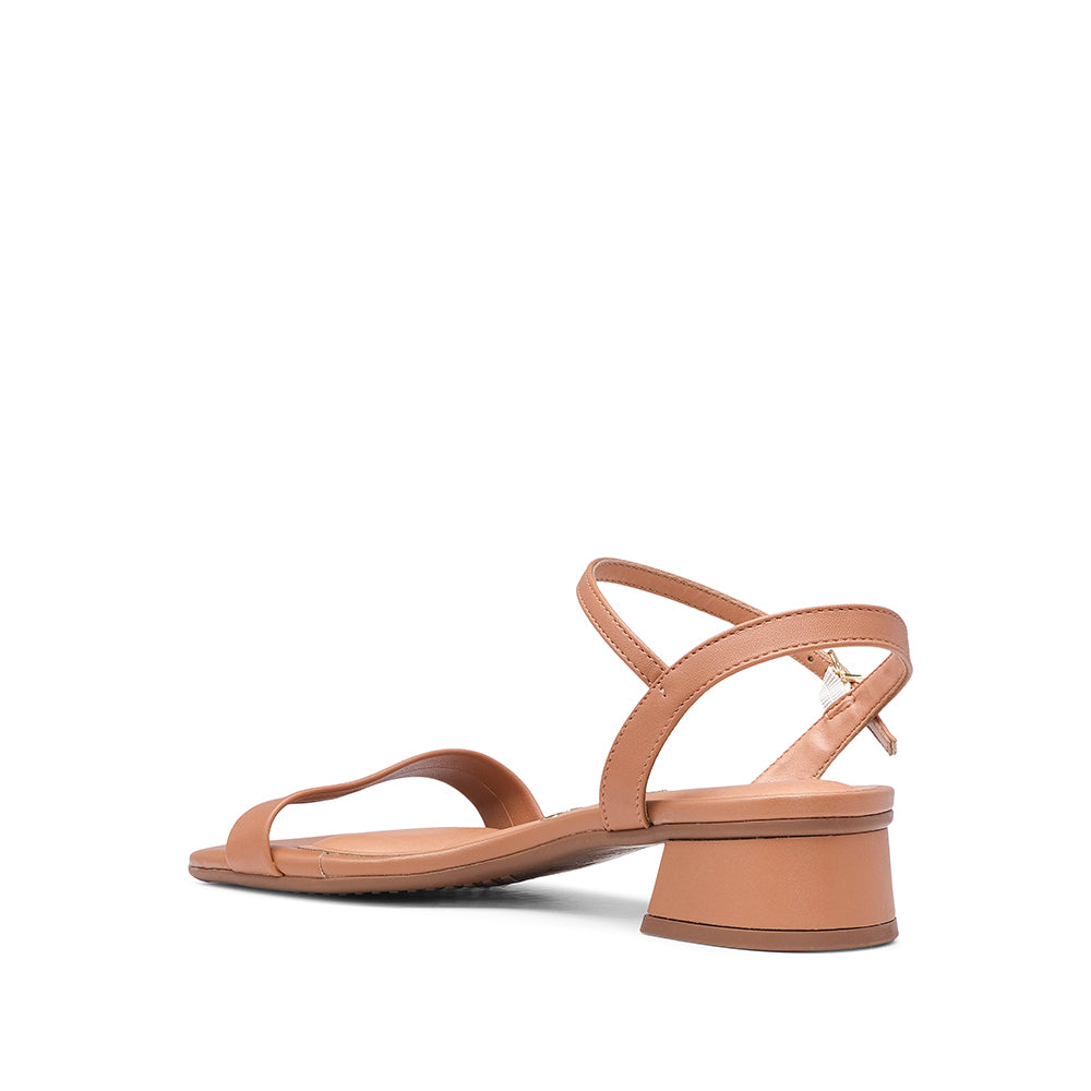 SANDÁLIAS FEMININAS SALTO MÉDIO