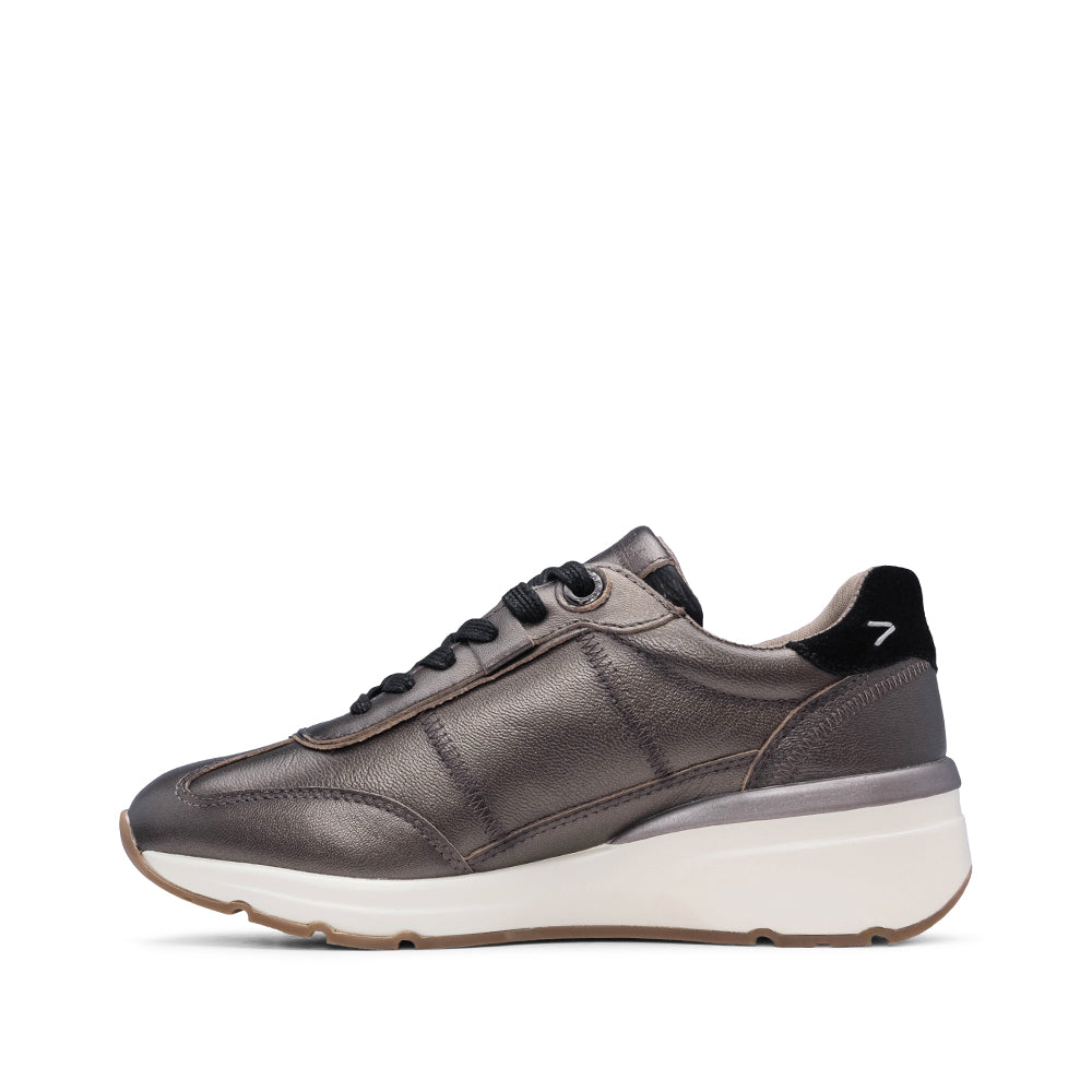 NIVIA SNEAKERS